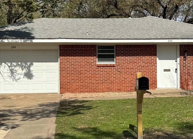 Property at 644 SE Elmhurst, Bartlesville, OK 74006, 3 beds, 1.5 baths
