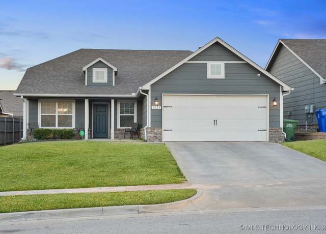 Property at 3621 E Rockport Pl, Broken Arrow, OK 74014, 4 beds, 2 baths