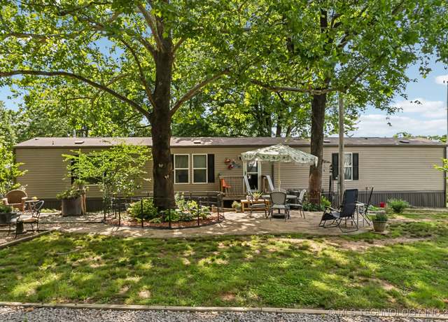 Property at 416843 Eagle Bluff Ln, Eufaula, OK 74432, 3 beds, 2 baths