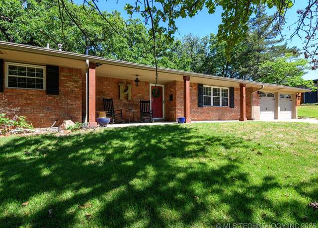 Property at 1450 Oakdale Dr, Bartlesville, OK 74006, 3 beds, 2 baths