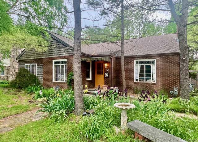 Property at 914 S Pittsburg Ave, Tulsa, OK 74112, 3 beds, 1.5 baths