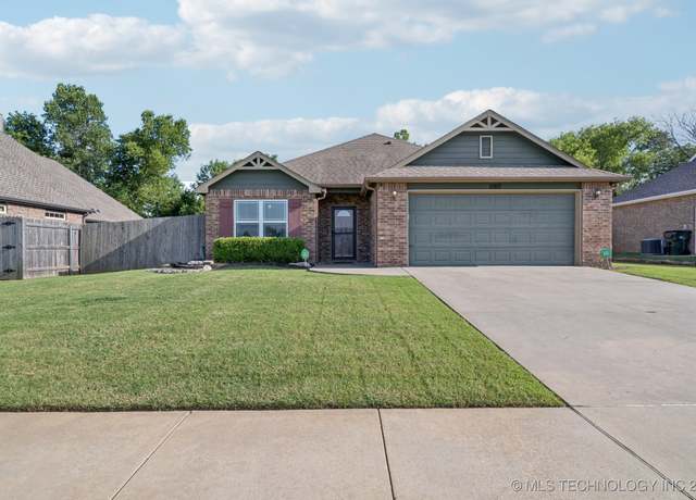 Property at 1160 W Keeling Ave, Sapulpa, OK 74066, 4 beds, 2.5 baths