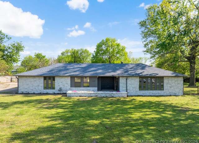 Property at 19722 E 41st St S, Broken Arrow, OK 74014, 4 beds, 2.5 baths