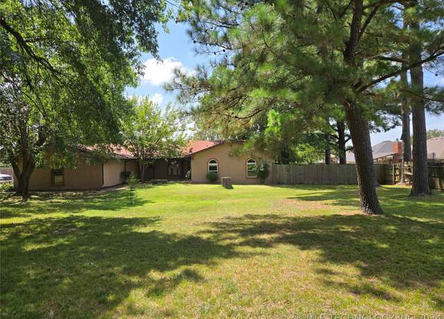 Property at 1133 E Reynolds, Mcalester, OK 74501, 4 beds, 2.5 baths