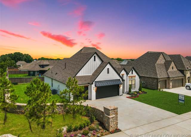 Property at 14111 S Evanston Ave, Bixby, OK 74008, 3 beds, 2.5 baths