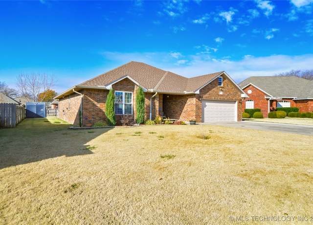 Property at 1509 Tara, Ardmore, OK 73401, 4 beds, 2 baths