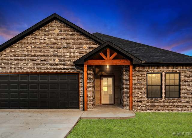 Property at 205 Lindsey Ave, Adair, OK 74330, 3 beds, 2 baths