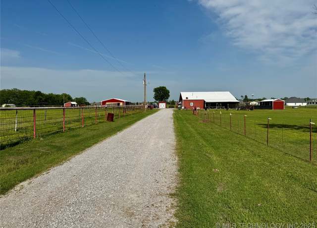Property at 13891 S 4050 Rd, Oologah, OK 74053, 2 beds, 1 bath