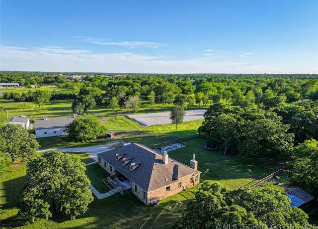 Property at 16012 N 145 Ave, Collinsville, OK 74021, 4 beds, 3.5 baths