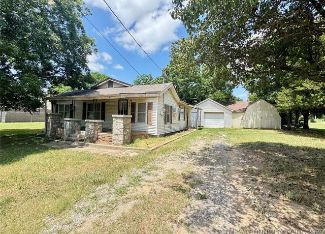 Property at 214 E 9th, Cushing, OK 74023, 2 beds, 1 bath
