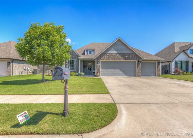 Property at 23107 E 104th Pl S, Broken Arrow, OK 74014, 3 beds, 2 baths