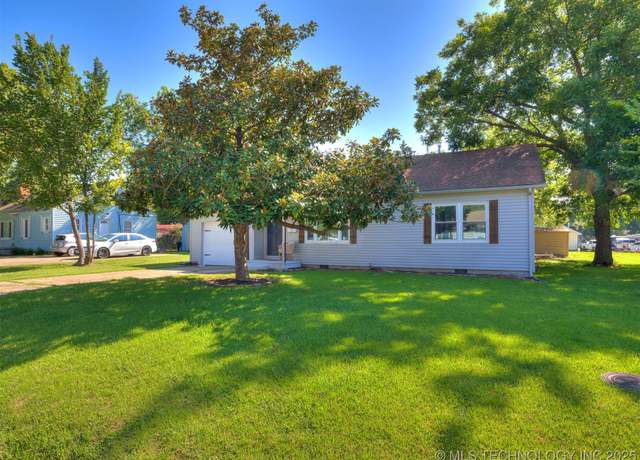 Property at 115 N Indianola, Pryor, OK 74361, 3 beds, 1.5 baths