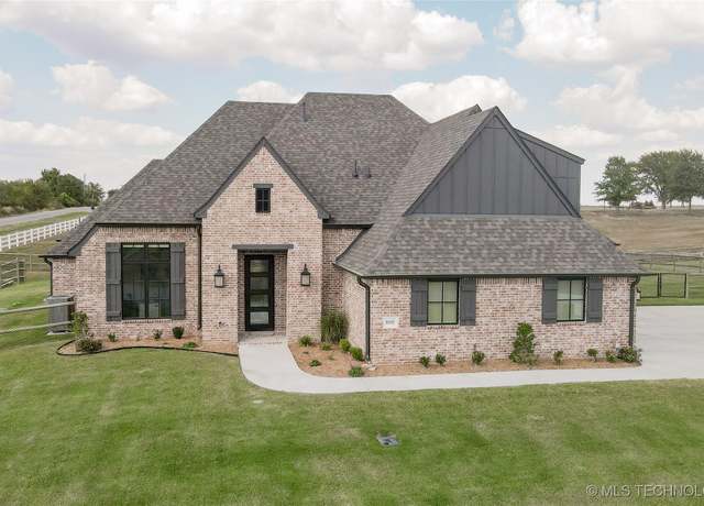Property at 8103 E 107th St, Owasso, OK 74055, 4 beds, 3.5 baths