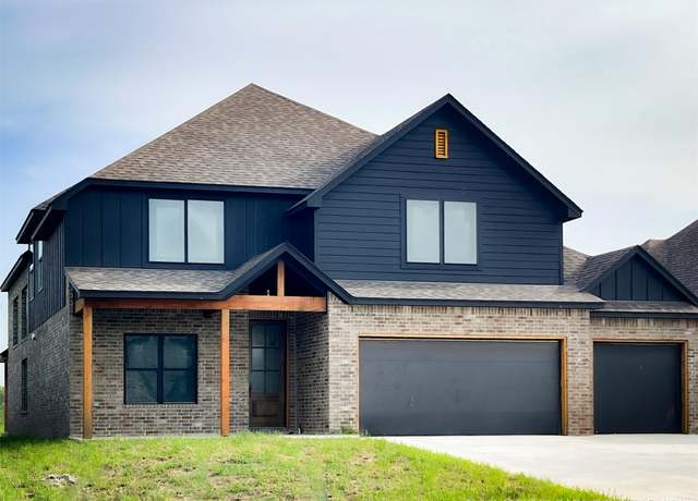 Property at 2402 E Northampton St, Broken Arrow, OK 74014, 3 beds, 2.5 baths
