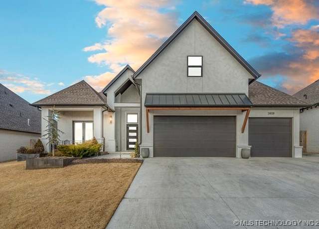 Property at 3808 W Van Buren St, Broken Arrow, OK 74011, 4 beds, 3.5 baths