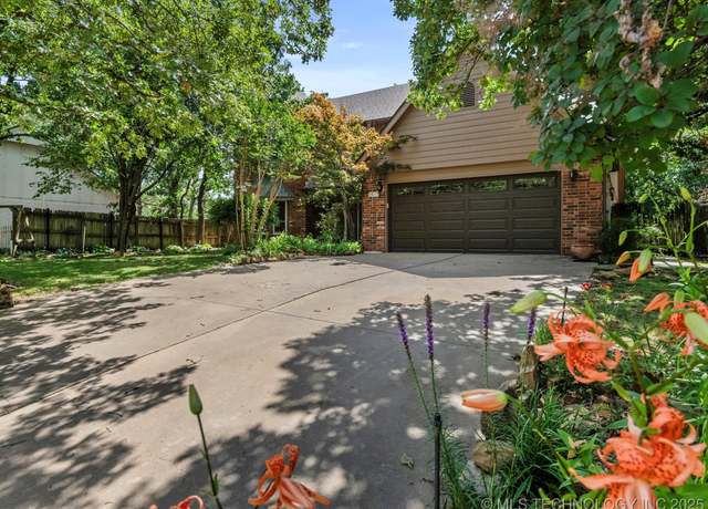 Property at 2517 Mountain Rd, Bartlesville, OK 74003, 4 beds, 2.5 baths