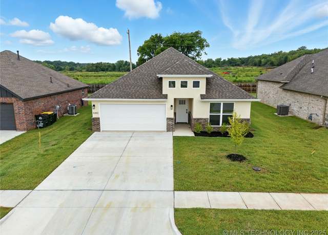 Property at 10812 S 274th Ave E, Coweta, OK 74014, 4 beds, 2 baths