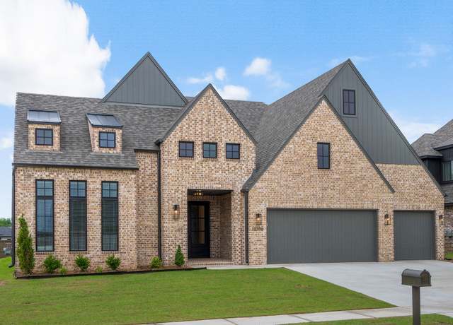 Property at 12706 S Irvington Ave, Tulsa, OK 74008, 4 beds, 2.5 baths