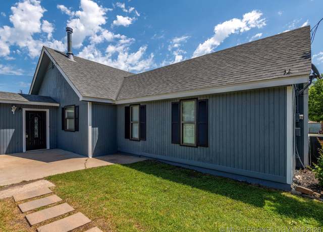 Property at 324 2019 Rd, Bartlesville, OK 74003, 3 beds, 2.5 baths