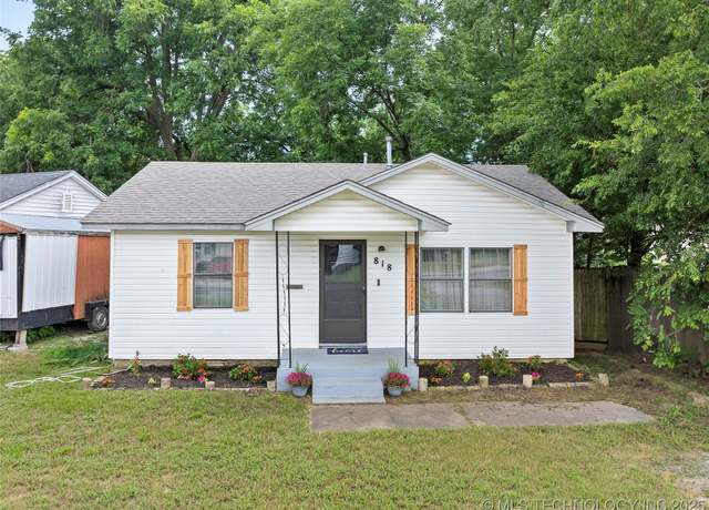 Property at 818 Northwest Blvd, Ardmore, OK 73401, 2 beds, 1 bath