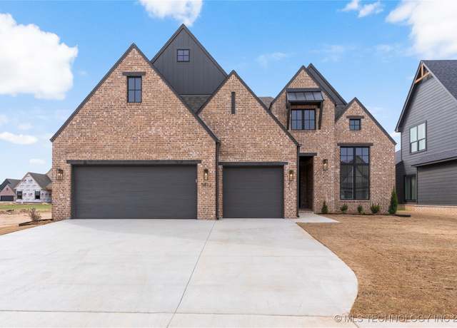 Property at 5812 E 127th St S, Tulsa, OK 74008, 3 beds, 3 baths