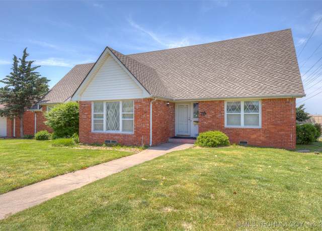 Property at 5102 S Columbia Ave, Tulsa, OK 74105, 3 beds, 2.5 baths