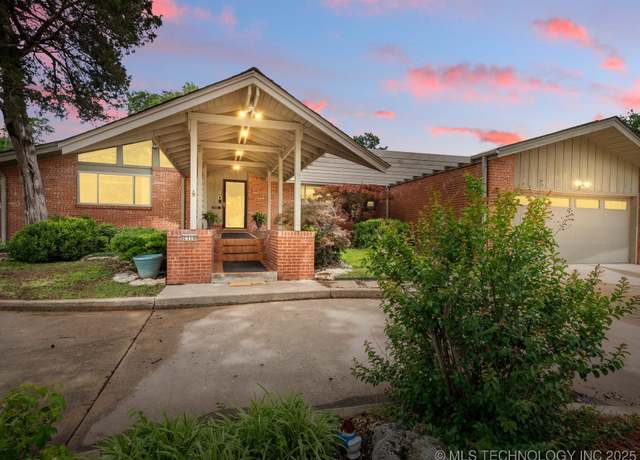 Property at 2310 Skyline Dr, Bartlesville, OK 74006, 4 beds, 2.5 baths