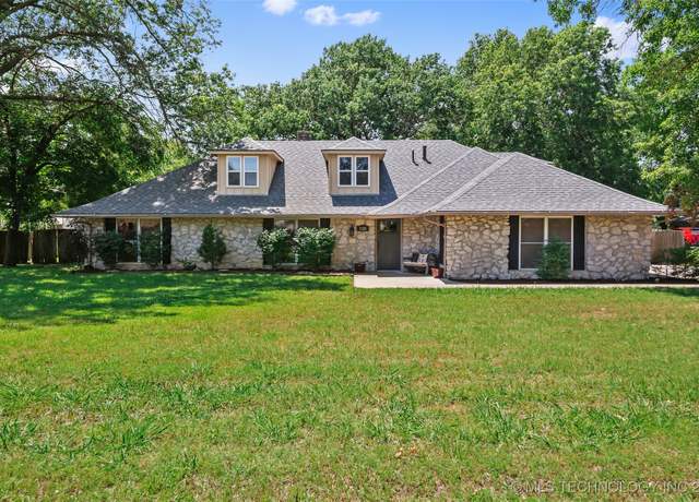Property at 1320 S 99th EastAvenue, Tulsa, OK 74128, 4 beds, 2 baths