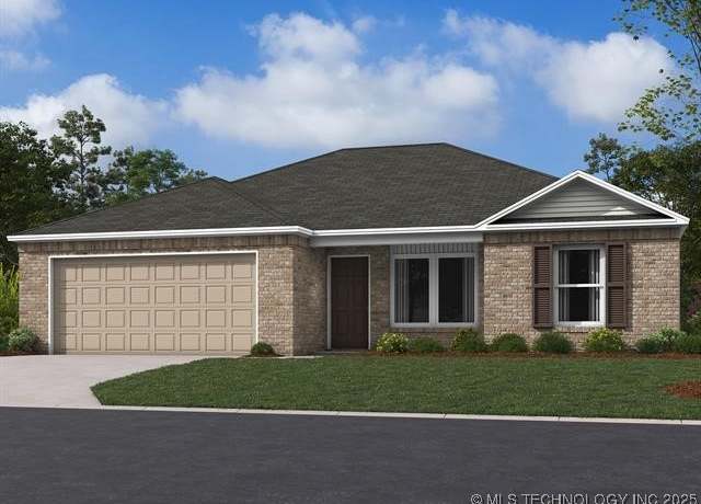 Property at 8312 E Oakland St, Broken Arrow, OK 74014, 3 beds, 2 baths