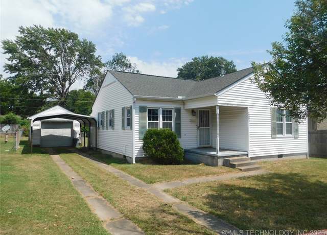 Property at 2304 E Broadway, Muskogee, OK 74403, 2 beds, 1 bath