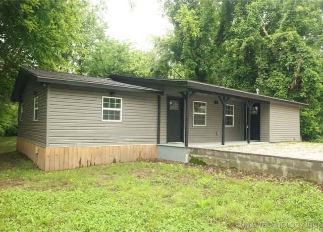 Property at 1185 E Pine St, Westville, OK 74965, 3 beds, 2 baths