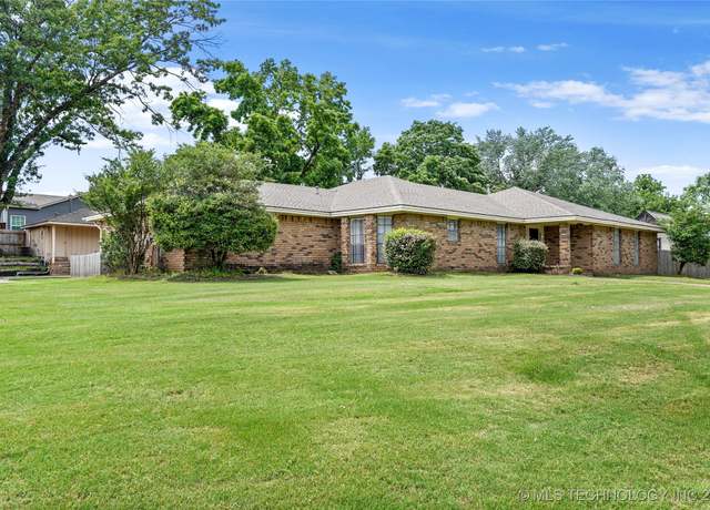 Property at 13050 S 143rd Ave E, Broken Arrow, OK 74011, 4 beds, 3.5 baths
