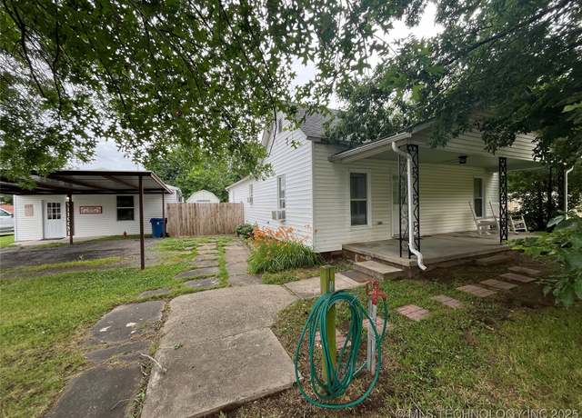 Property at 610 W Washington Ave, Krebs, OK 74501, 2 beds, 1 bath