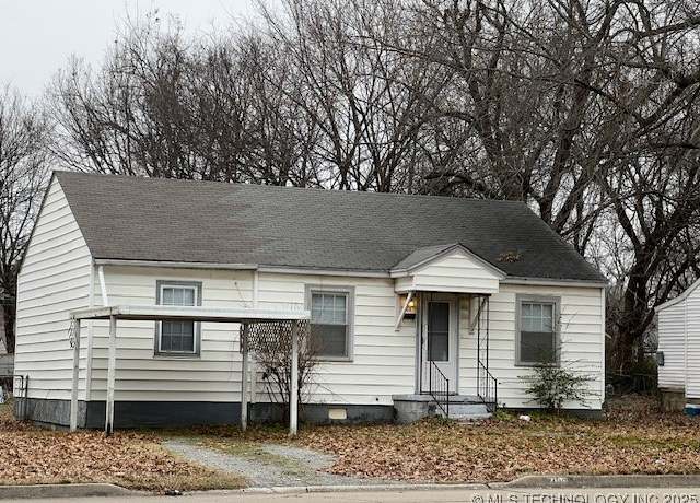 Property at 2108 Haskell Blvd, Muskogee, OK 74403, 2 beds, 1 bath