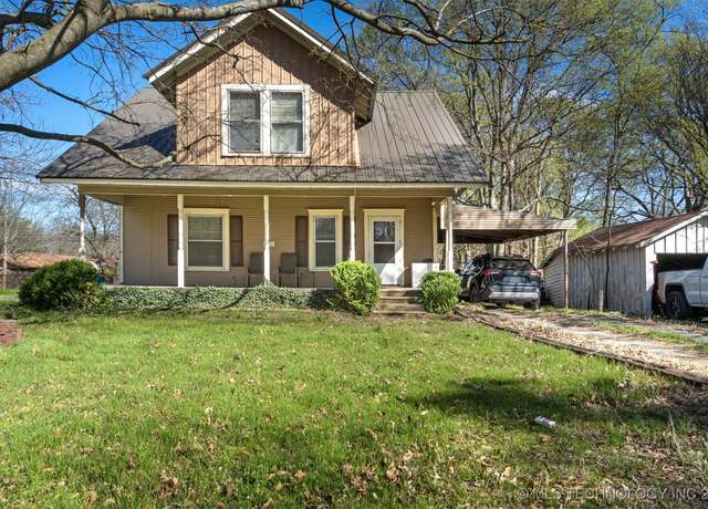 Property at 812 N 7th, Durant, OK 74701, 4 beds, 2 baths