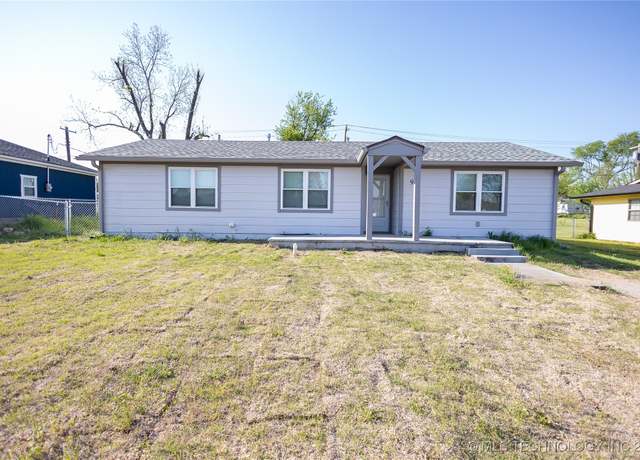 Property at 9 E Norma Ave, Sulphur, OK 73086, 3 beds, 1 bath