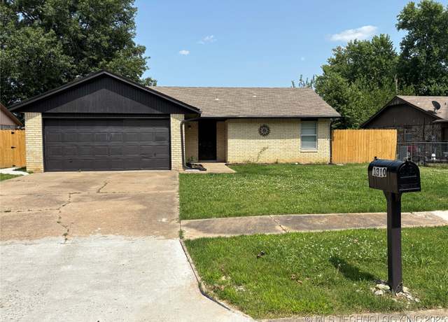 Property at 1310 S 38th St, Muskogee, OK 74401, 3 beds, 1.5 baths