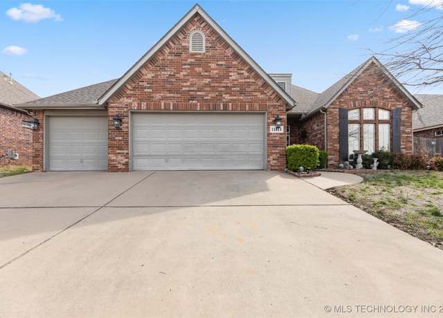 Property at 11813 S Tamarack Ct, Jenks, OK 74037, 4 beds, 3 baths