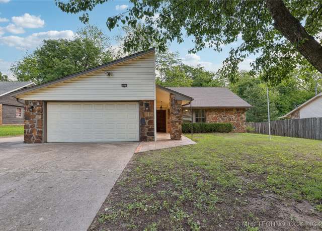 Property at 5001 S Ash Ave W, Broken Arrow, OK 74011, 3 beds, 2 baths