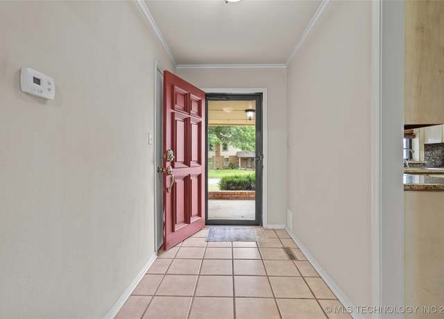 Property at 1515 Olive St, Ardmore, OK 73401, 3 beds, 2 baths