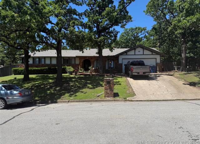 Property at 2152 N Vancouver Ave, Tulsa, OK 74127, 3 beds, 2 baths