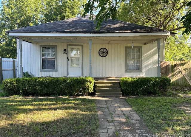 Property at 108 E Court, Mcalester, OK 74501, 4 beds, 2 baths