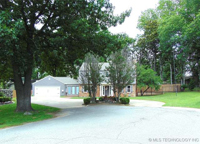 Property at 2619 E 47th St, Tulsa, OK 74105, 3 beds, 2.5 baths
