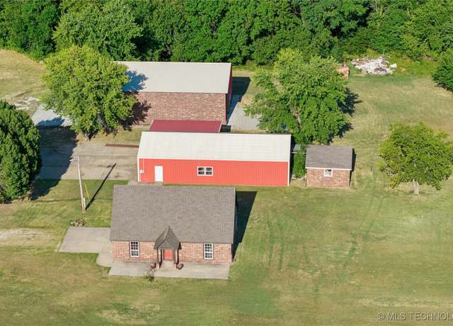 Property at 1915 S Lenapah Ave, Skiatook, OK 74070, 3 beds, 2 baths