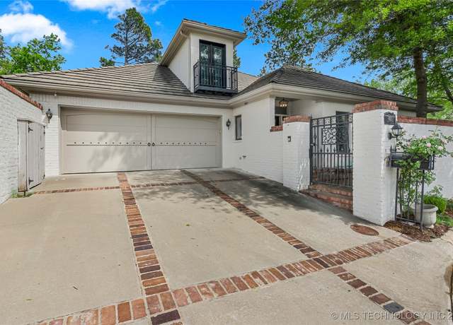 Property at 4829 S Zunis Ave, Tulsa, OK 74105, 3 beds, 3.5 baths