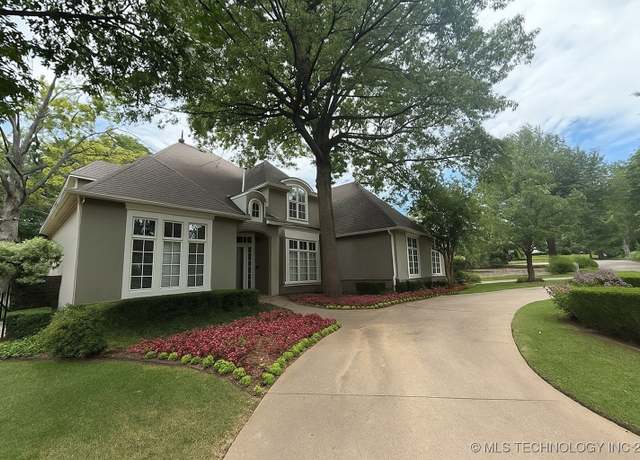 Property at 3661 S Lewis Ave, Tulsa, OK 74105, 4 beds, 4.5 baths