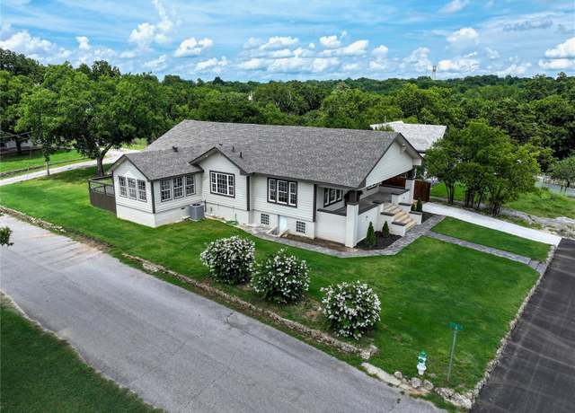 Property at 100 E Broadway, Sulphur, OK 73086, 3 beds, 2 baths