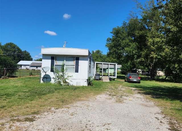 Property at 113 E Pine St, Haskell, OK 74436, 1 bed, 1 bath