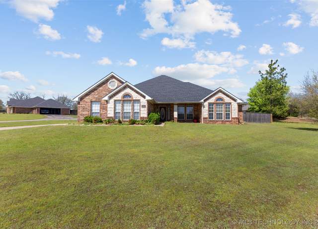 Property at 18 Sandwedge, Durant, OK 74701, 3 beds, 2 baths