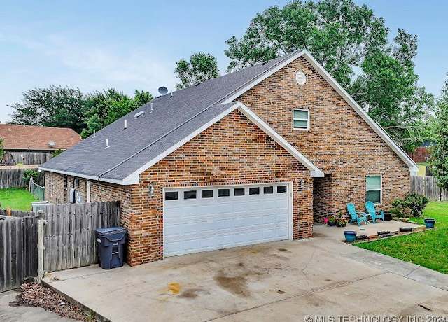 Property at 1601 Ward Rd, Ardmore, OK 73401, 4 beds, 3 baths